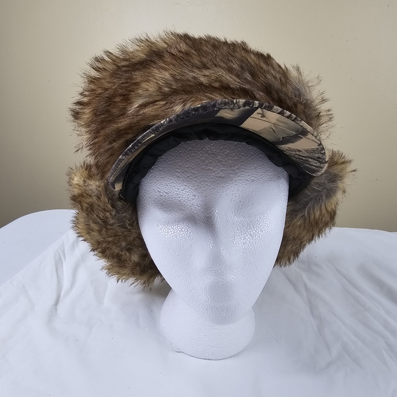 Camo faux fur bomber insulated hat with bill - Picture 7 of 9